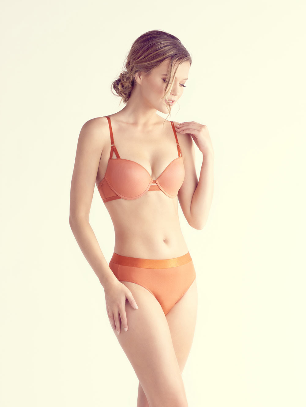 Vivienne Contoured Push-Up Smooth Bra